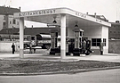 Image: Aral filling station through the ages - Before the Second World War, the stations of the former Aral AG were still called B.V. Tankdienst