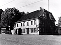 Image: Aral filling station through the ages - During the Second World War, massive filling station superstructures were dispensed with