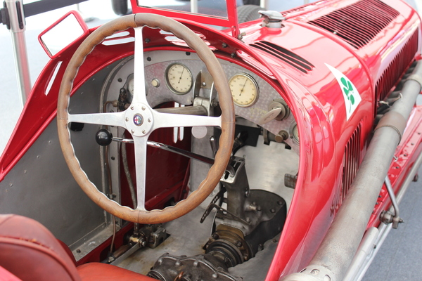 Arbeitsplatz von Juan Manuel Fangio im Tipo 159 Alfetta von 1951 – Passione Alfa Romeo Hinwil 2018