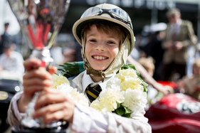 Archie Collings gewann den Settrington Cup - Goodwood Revival 2015