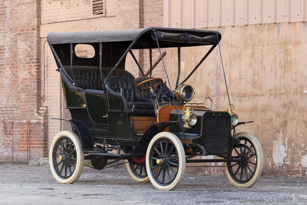 Arg unterschätzt hatte Gooding & Co diesen REO Five-Passenger Detachable Tonneau aus dem Jahr 1905, der für USD 53’760 vermittelt werden konnte (Faktor = 2.7)