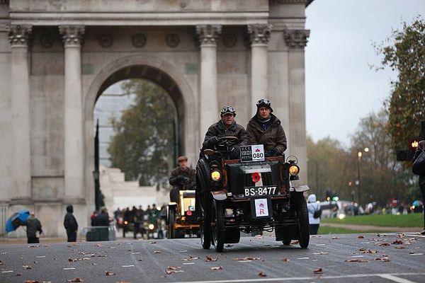 Argyll Spindle-seat Tonneau (1901) - at the Bonhams London to Brighton Veteran Car Run 2014