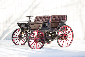 Armstrong Phaeton (1896) - mit Lenkrad, eine Pionierleistung Armstrong Phaeton (1896) - mit Lenkrad, eine Pionierleistung