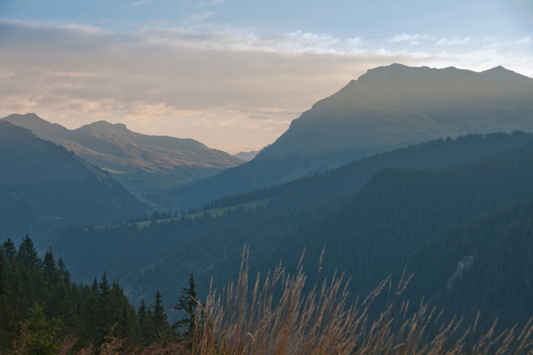 Arosa stimmt mit dem herrlichen Panorama zum Bergrennen ein – Impressionen von der Arosa ClassicCar 2013
