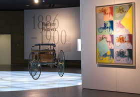 Art & Stars & Cars im Mercedes-Bent Museum - Benz Patent-Motorwagen von 1886 Art & Stars & Cars im Mercedes-Bent Museum - Benz Patent-Motorwagen von 1886