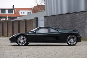 Ascari Ecosse (1997) - der sehr kurze Überhang und das weit vorne positionierte Cockpit charakterisieren die Form Ascari Ecosse (1997) - der sehr kurze Überhang und das weit vorne positionierte Cockpit charakterisieren die Form