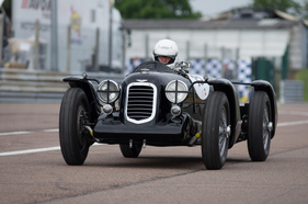 Aston Martin 2 Litres Speed (1937) am Grand Prix de l'Age d'Or 2016 in der Kategorie "Trophée Légende"
