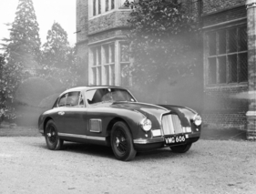 Aston Martin DB 2 (1950) - nur die ersten 49 Exemplare hatten einen dreiteiligen Kühlergrill