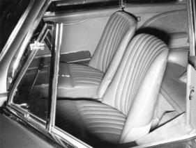 Aston Martin DB 2/4 (1957) - Fahrer- und Beifahrersitz im Mark III