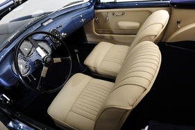 Aston Martin DB 2/4 Bertone (1954) - mit der Karosserielinie von Michelotti, Fahrgestellnummer 506