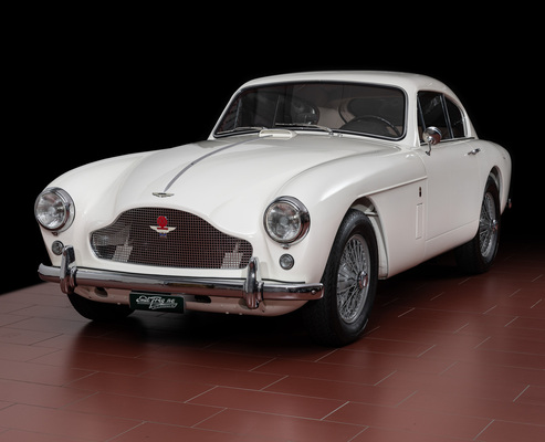 Image: Aston Martin DB (2/4) MK III (1957) - An Elegant Sports Car