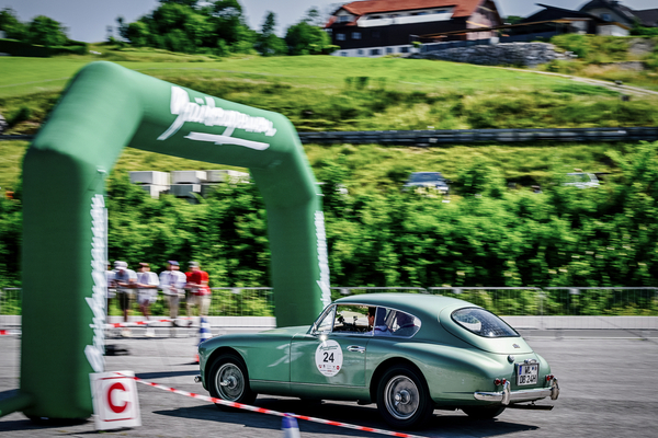 Bild: Aston Martin DB 2/4 auf dem Salzburgring_Angelo.Poletto-6780 - Gaisbergrennen 2025