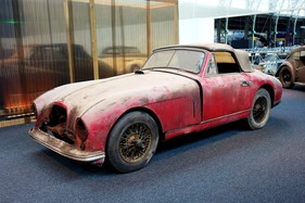 Aston Martin DB 2 Drophead Coupé (1953) – In der Ausstellung "Mahy, a family of cars" in der Autoworld Brüssel (1953)
