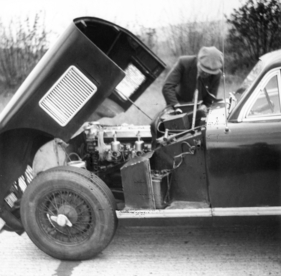 Aston Martin DB 2 'Vantage' (1950) - letzte Kontrollen vor der Testfahrt