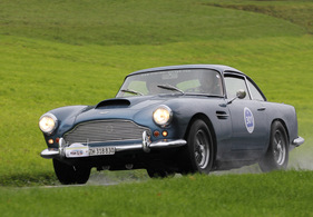 Aston Martin DB 4 (1960) am Michaelskreuzrennen 2011 (Startnummer 301)