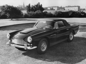Aston Martin DB 4 (1963) - voll versenkbares Cabrio-Top oder alternativ ein Hardtop, Motoren mit 240 und 266 PS (Special Series Engine)