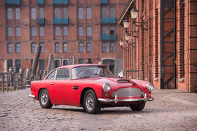 Vom Scheunenfund bis zum Concours-Fahrzeug - Aston-Martin-Versteigerung von Bonhams am 9. Mai 2015
