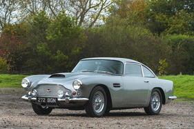 Aston Martin DB 4 Series II Sports Saloon (1961) - als Lot 20 an der Bond Street Versteigerung von Bonhams am 6. Dezember 2015
