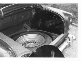 Aston Martin DB 4 Vantage (1962) - Kofferraum, Ersatzrad