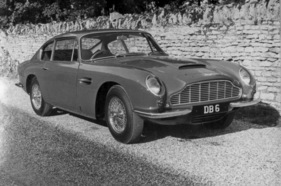 Aston Martin DB 6 (1966) - gegenüber dem Vorgänger DB 5 wurde der Aston etwas gestreckt