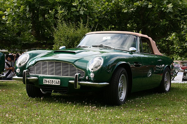 Aston Martin DB 6 Volante Mk II (1970) - Cabriolet-Version des DB 6 an einem Oldtimertreffen