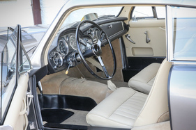 Aston Martin DB Mark III (1958) - dank grossem Lenkrad ist eine Servohilfe unnötig