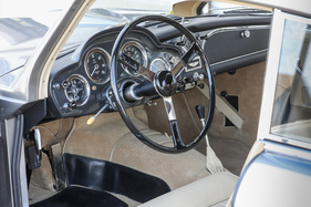 Aston Martin DB Mark III (1958) - die Schalter sind zumindest rudimentär beschriftet