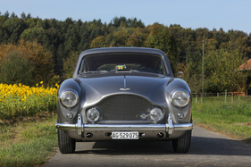 Aston Martin DB Mark III (1958) - schmächtig für heutige Begriffe, nur 165 cm breit Aston Martin DB Mark III (1958) - schmächtig für heutige Begriffe, nur 165 cm breit