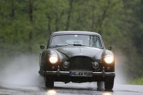 Bild Aston Martin DB Mk III (1958) - am Start in der Sportwagenklasse  - Gaisbergrennen 2013 - Berglauf auf den Gaisberg am Freitag