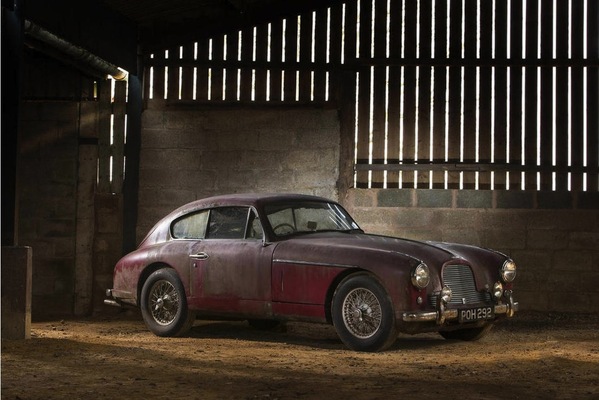 Aston Martin DB2/4 'Mark I' 3.0-Litre Sports Saloon (1954) - versteigert als Lot 201 an der Aston Martin Works Verteigerung von Bonhams am 17. Mai 2014