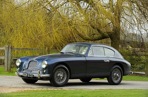 Aston Martin DB2:4 'MkI' 3.0-Litre Sports Saloon (1955) - seltene Version von Mulliners of Birmingham - am 18. Mai 2013 an der Aston Martin Works Bonhams-Versteigerung in Newport verkauft