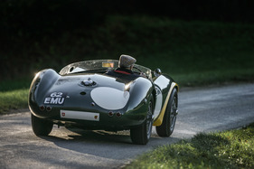 Aston Martin DB3 S (1954) - typische Perspektive für die Konkurrenten
