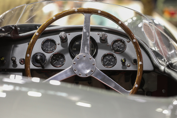 Aston Martin DB3S (1955) - Blick ins Cockpit - Rétromobile Paris 2024