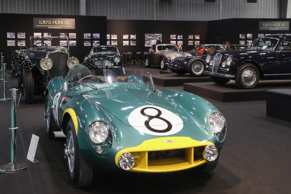 Aston Martin DB3S (1956) - Chassis DBS3/9, Le Mans 1956 Platz 2 mit Collins/Moss, auf dem Stand von Lukas Hüni - Rétromobile Paris 2024