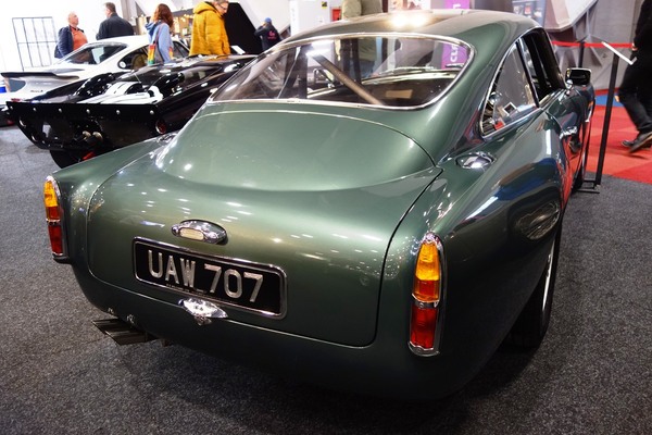 Aston Martin DB4 GT "DP2155" (1959) – in den Neunzigerjahren vom Werk modernisiert – Interclassics Classic Car Show Brüssel 2023