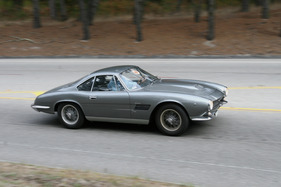 Aston Martin DB4 GT Jet Bertone (1960) - in voller Fahrt Aston Martin DB4 GT Jet Bertone (1960) - in voller Fahrt