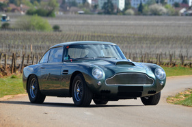 Aston Martin DB4 Series 2 (1960) - als Lot 247 angeboten an der Artcurial Le Mans Classic Versteigerung am 5. Juli 2014