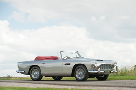 Aston Martin DB4 Series V Convertible (1963) - als Lot 153 an der RM/Sotheby's London Versteigerung vom 7. September 2016