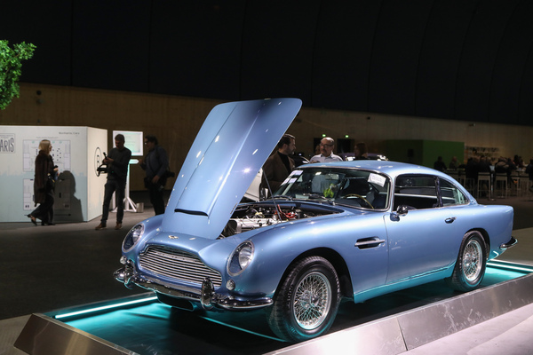 Aston Martin DB4 'Series V' Vantage Sports Saloon (1963) - Lot 121 an der Bonhams-Versteigerung "Les Grandes Marques du Monde à Paris" am 1. Februar 2024