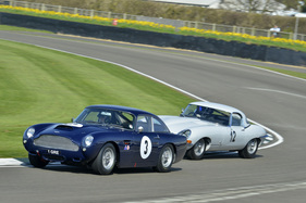 Aston Martin DB4 in der Moss Trophy - 72. Goodwood Member Meeting 2014