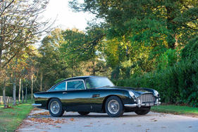 Aston Martin DB5 4.2-Litre Sports Saloon (1964) - als Lot 25 angeboten an der Bonhams Bond Street Versteigerung am 1. Dezember 2018
