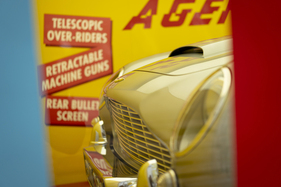 Aston Martin DB5 "Goldfinger Continuation" (2020) - Als lebensgrosse Nachbildung des beliebten Corgi-Toys-Modells samt Schachtel Aston Martin DB5 "Goldfinger Continuation" (2020) - Als lebensgrosse Nachbildung des beliebten Corgi-Toys-Modells samt Schachtel