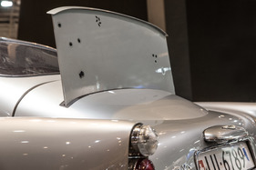Aston-Martin DB5 James Bond (1964) - Schutz gegen den Kugelhagel - Rétromobile Paris 2017