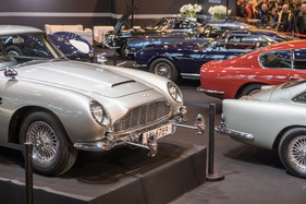 Aston-Martin DB5 James Bond (1964) - ausfahrbahre Stossstangenhörner - Rétromobile Paris 2017