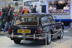 Bild Aston Martin DB5 Shooting Brake (1966) - damals gewiss der schnellste Kombi auf dem Markt, aber auch teurer als ein Rolls-Royce - Bremen Classic Motorshow 2019