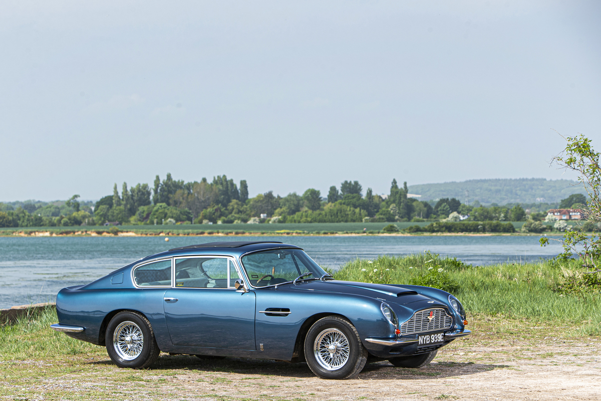 Aston Martin DB6 4.2-Litre Sports Saloon (1966) - als Lot 096 an der Bonhams MPH Bicester Versteigerung vom 30. Mai 2020
