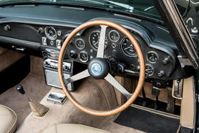 Aston Martin DB6 4.2-litre Short-Chassis Volante (1966) - als Lot 21 angeboten an der Bonhams Bond Street Versteigerung am 1. Dezember 2018