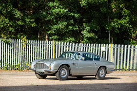 Aston Martin DB6 Mark 2 Sports Saloon (1971) - als Lot 116 angeboten an der Bonhams Bond Street Versteigerung am 4. Dezember 2021