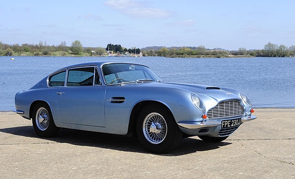 Aston Martin DB6 Mk2 4.2-Litre Sports Saloon (1971) - später DB 6 zu hohem Preis - am 18. Mai 2013 an der Aston Martin Works Bonhams-Versteigerung in Newport verkauft