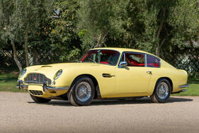 Aston Martin DB6 Sport Saloon (1966) - als Lot 151 angeboten an der Bonhams Scottsdale Versteigerung am 27. Januar 2023